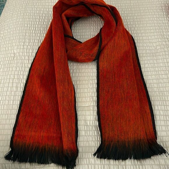 Beautiful alpaca scarf from Ecuador so soft and warm! - Picture 2 of 9